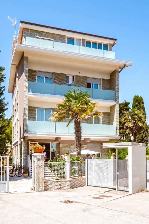 Hotel Villa Del Mare เซนีกัลเลีย ภายนอก รูปภาพ