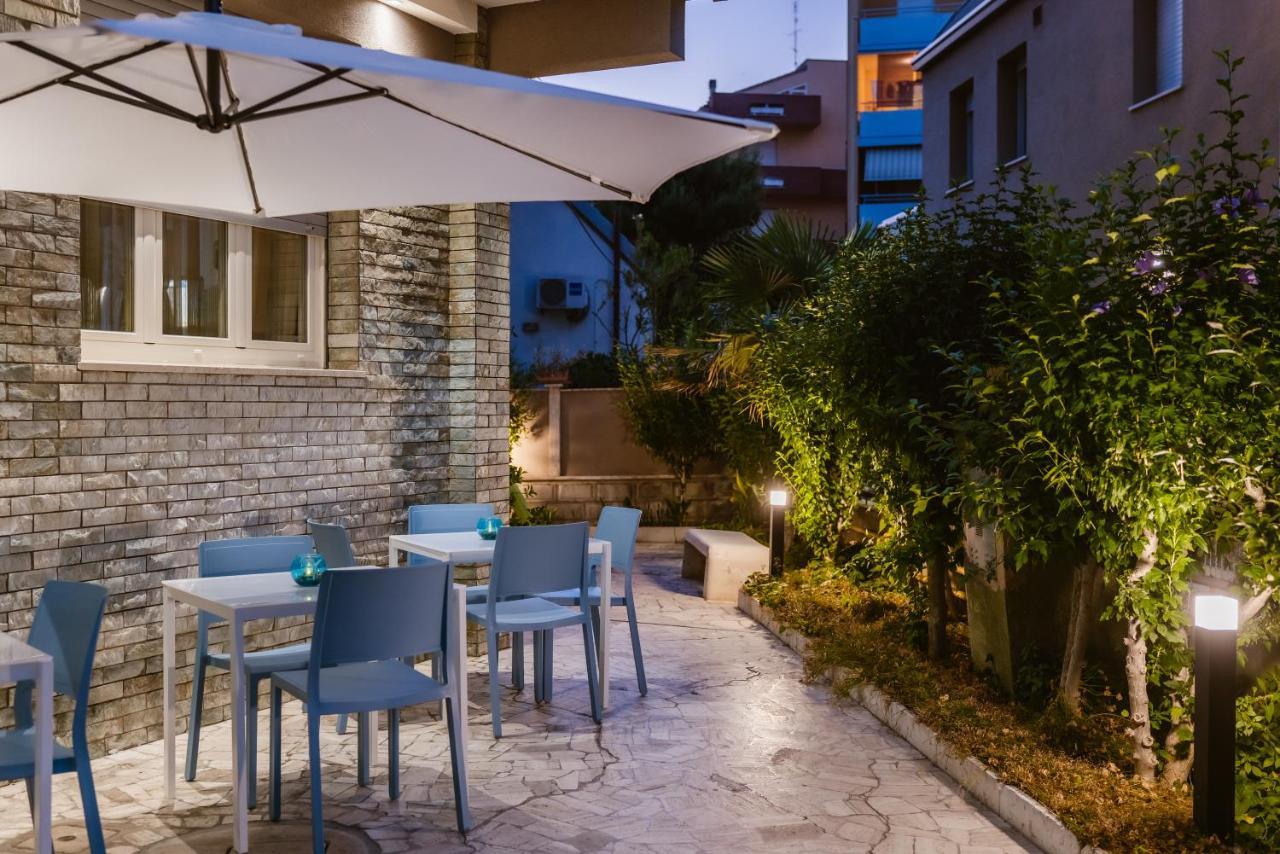 Hotel Villa Del Mare เซนีกัลเลีย ภายนอก รูปภาพ