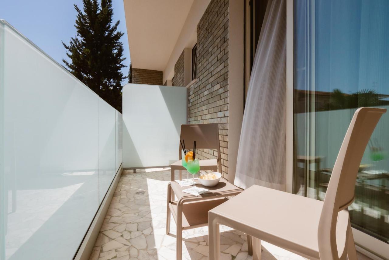 Hotel Villa Del Mare เซนีกัลเลีย ภายนอก รูปภาพ