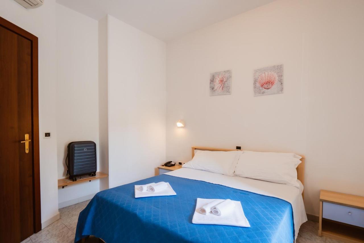 Hotel Villa Del Mare เซนีกัลเลีย ภายนอก รูปภาพ